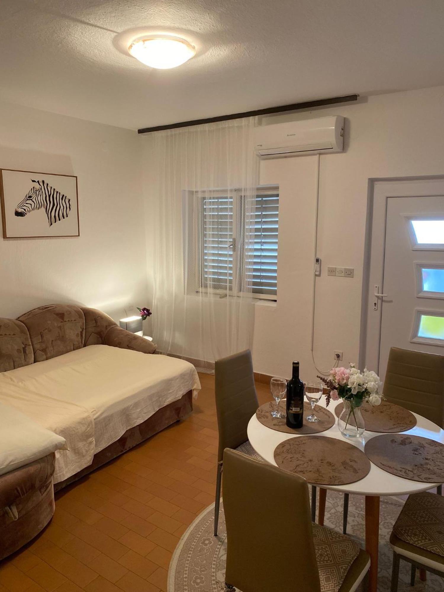 Apartmani Ines Marina Ngoại thất bức ảnh